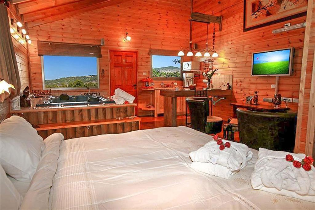 Between Sunrise And Sunset Suites Ya'ara Luaran gambar