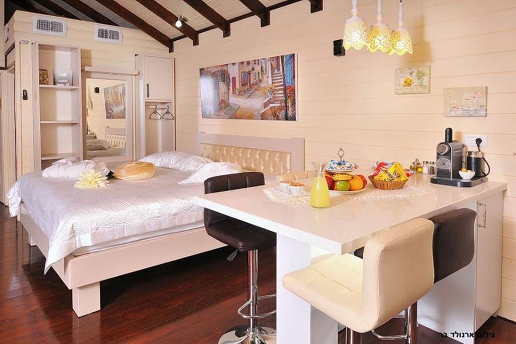 Between Sunrise And Sunset Suites Ya'ara Luaran gambar