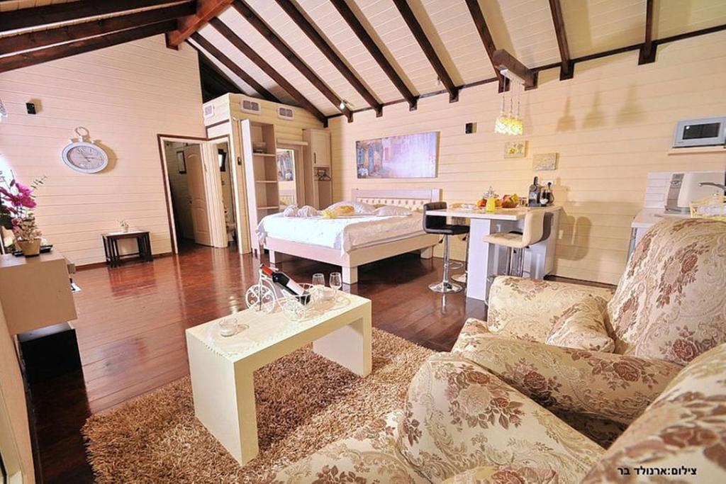 Between Sunrise And Sunset Suites Ya'ara Luaran gambar